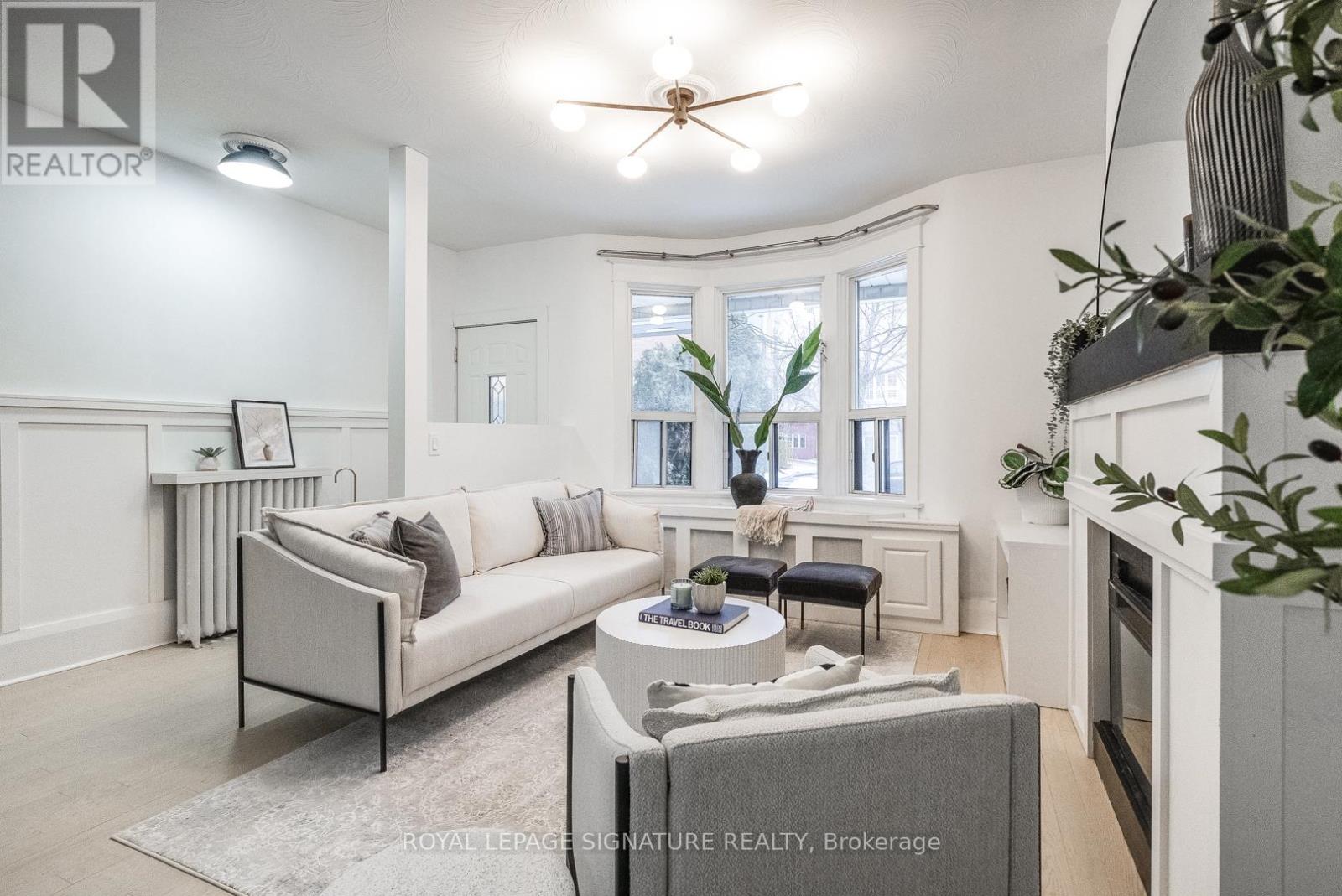 216 PARKMOUNT ROAD, Toronto (Greenwood-Coxwell), Ontario, M4J4V6 — Photo 2