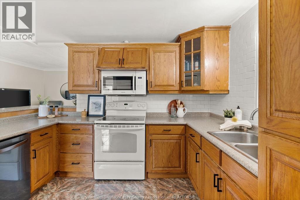 1350 LAURIER, LaSalle, Ontario, N9J1N3 — Photo 11