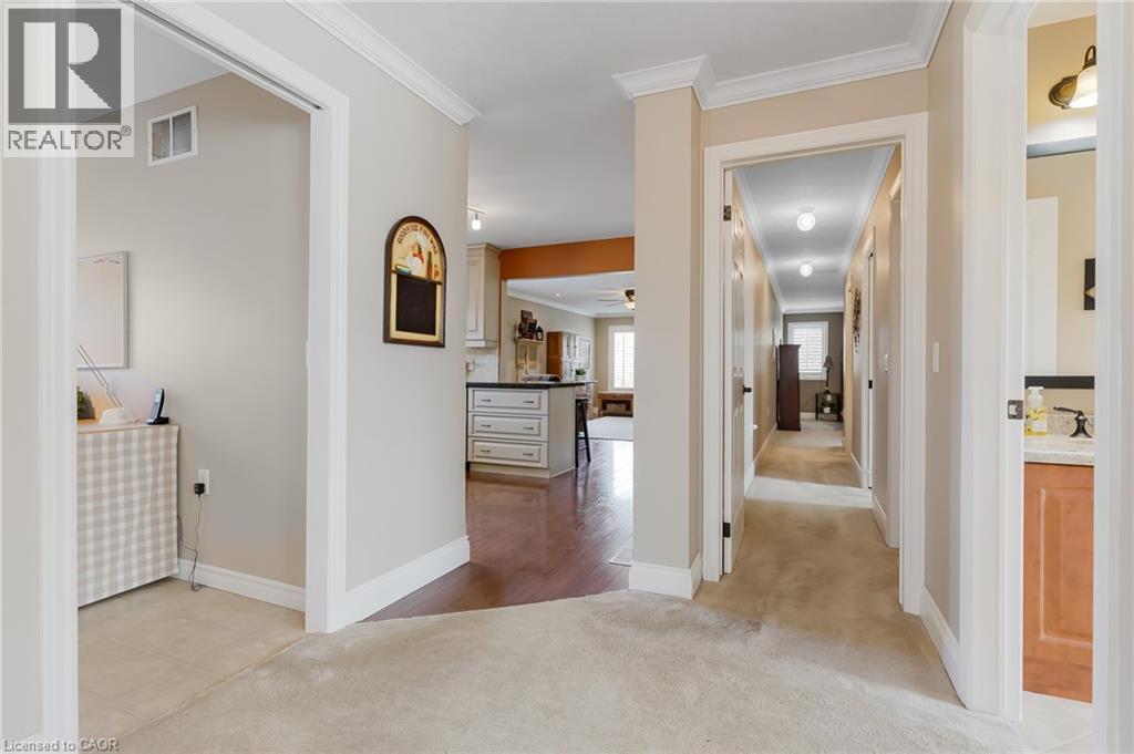 228 GLENARIFF Drive, Freelton, Ontario, L8B1A5 — Photo 11
