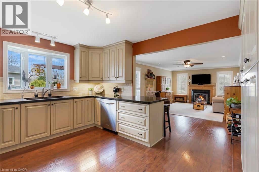 228 GLENARIFF Drive, Freelton, Ontario, L8B1A5 — Photo 13