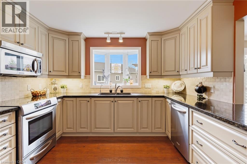 228 GLENARIFF Drive, Freelton, Ontario, L8B1A5 — Photo 14