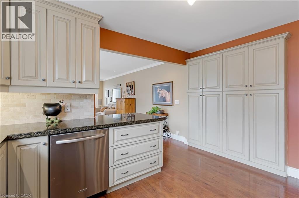 228 GLENARIFF Drive, Freelton, Ontario, L8B1A5 — Photo 16