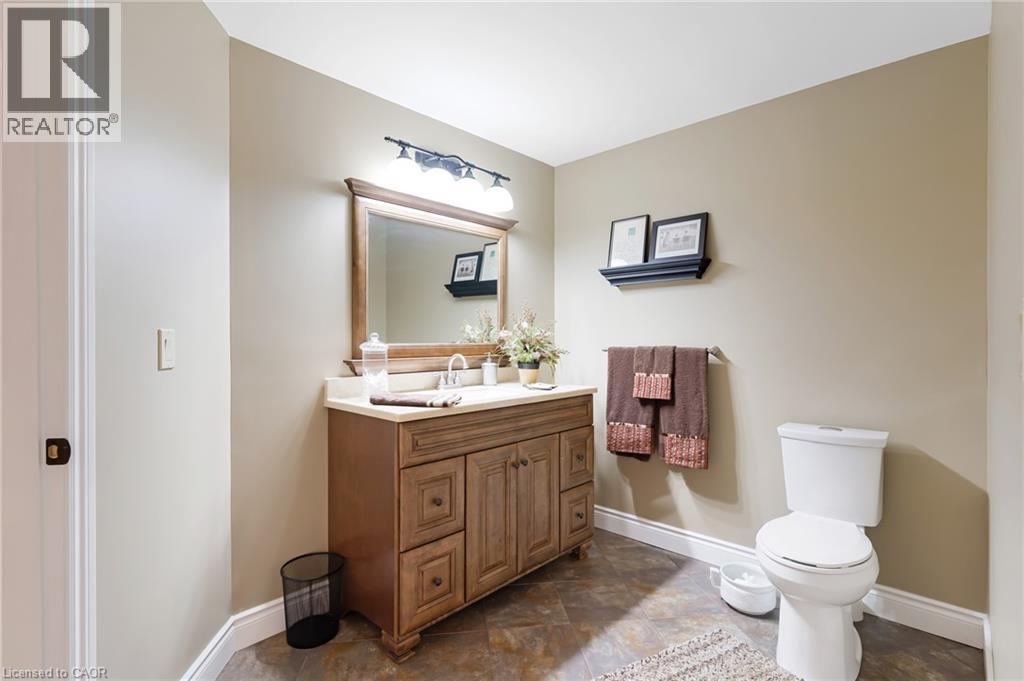 228 GLENARIFF Drive, Freelton, Ontario, L8B1A5 — Photo 28