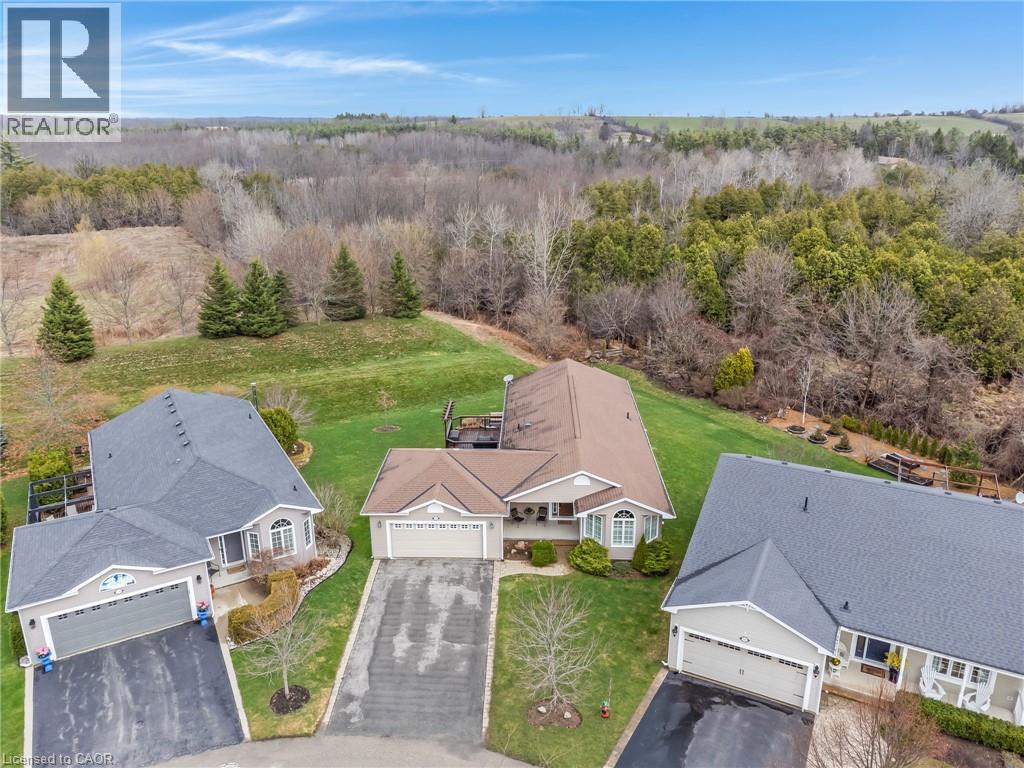 228 GLENARIFF Drive, Freelton, Ontario, L8B1A5 — Photo 3