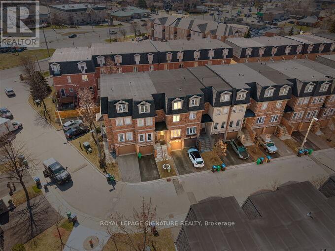 30 - 435 HENSALL CIRCLE, Mississauga (Cooksville), Ontario, L5A4P1 — Photo 2