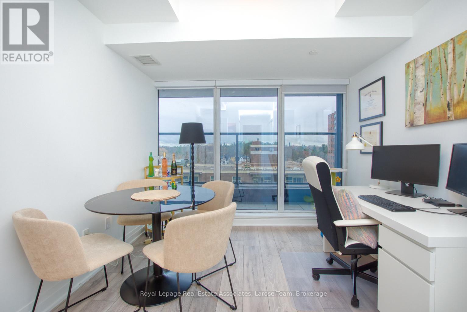 811 - 21 PARK STREET E, Mississauga (Port Credit), Ontario, L5G1L7 — Photo 2