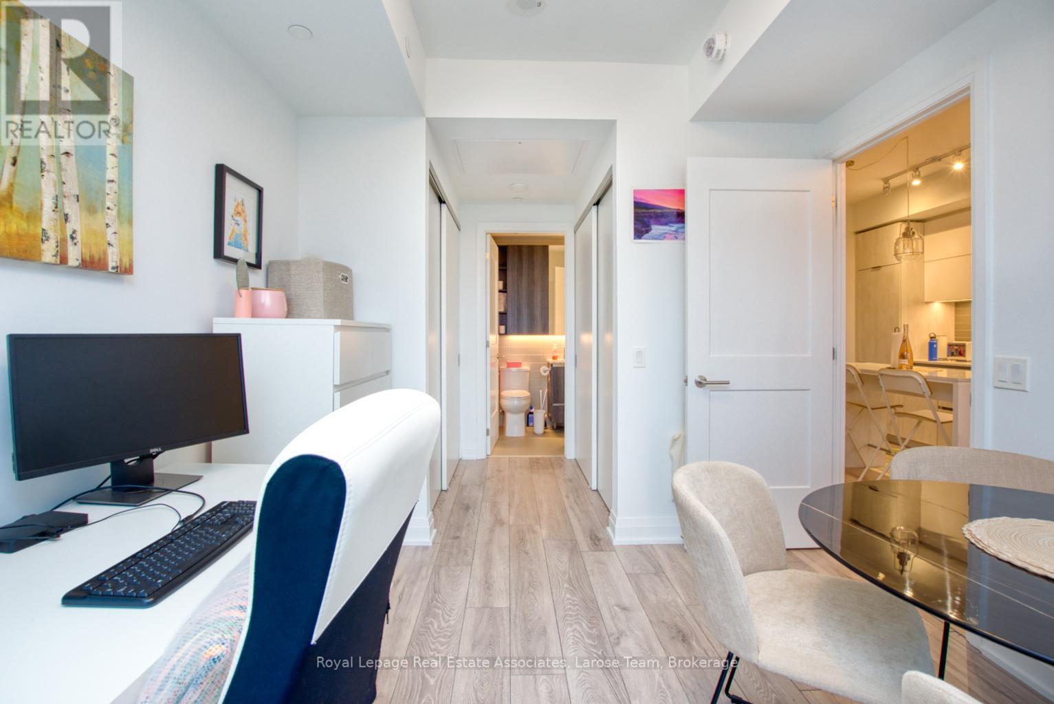 811 - 21 PARK STREET E, Mississauga (Port Credit), Ontario, L5G1L7 — Photo 4