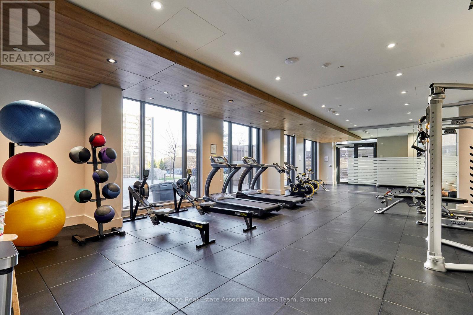 811 - 21 PARK STREET E, Mississauga (Port Credit), Ontario, L5G1L7 — Photo 8