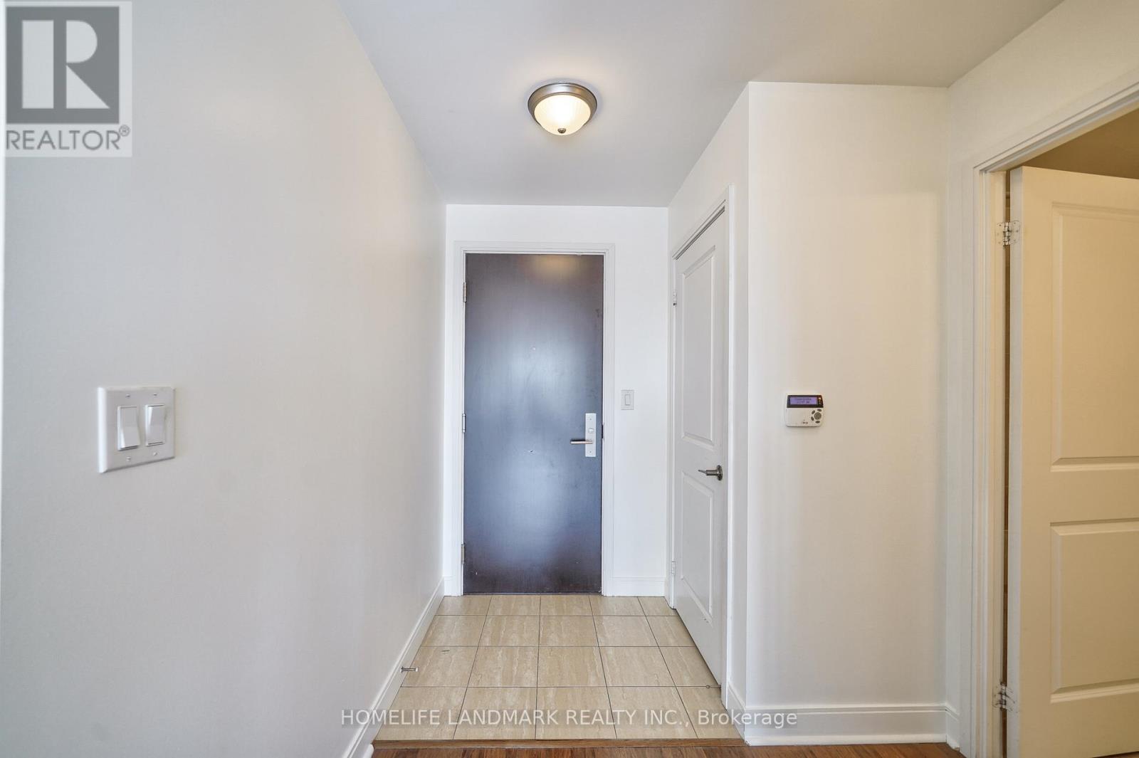 2002 - 60 ABSOLUTE AVENUE, Mississauga (City Centre), Ontario, L4Z0A9 — Photo 4