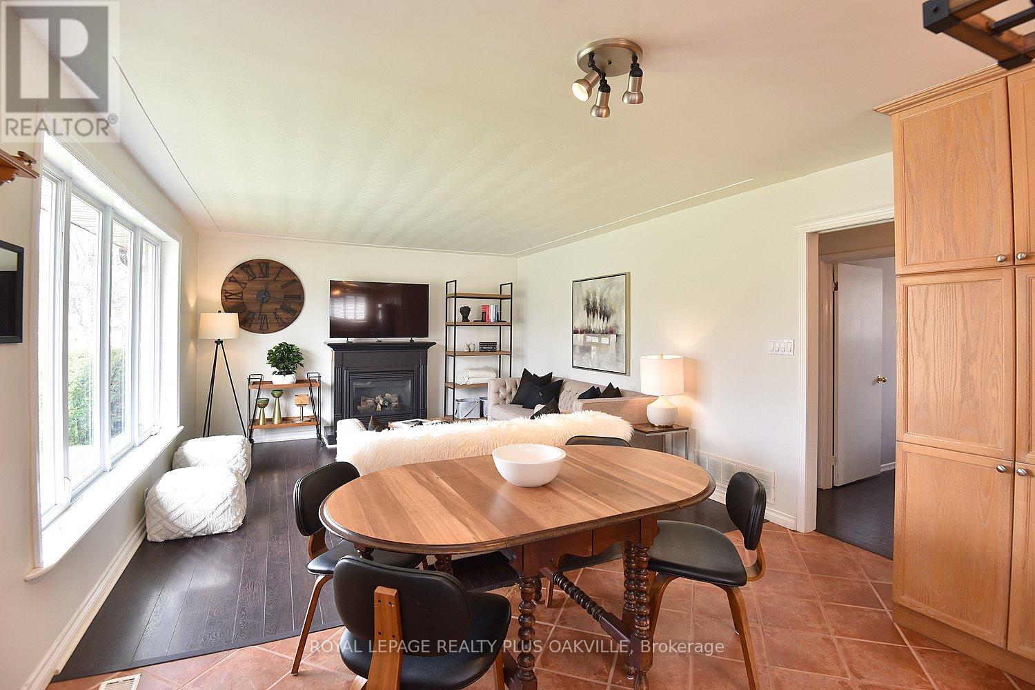 1304 BUNNELL DRIVE, Burlington (Mountainside), Ontario, L7P2E1 — Photo 10