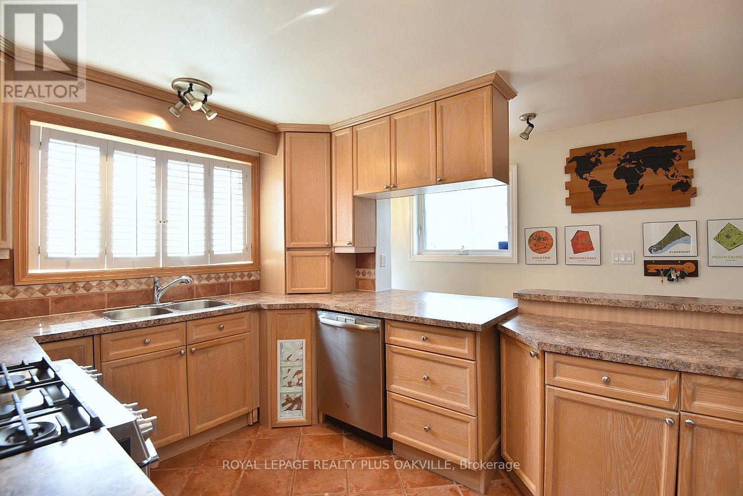 1304 BUNNELL DRIVE, Burlington (Mountainside), Ontario, L7P2E1 — Photo 16