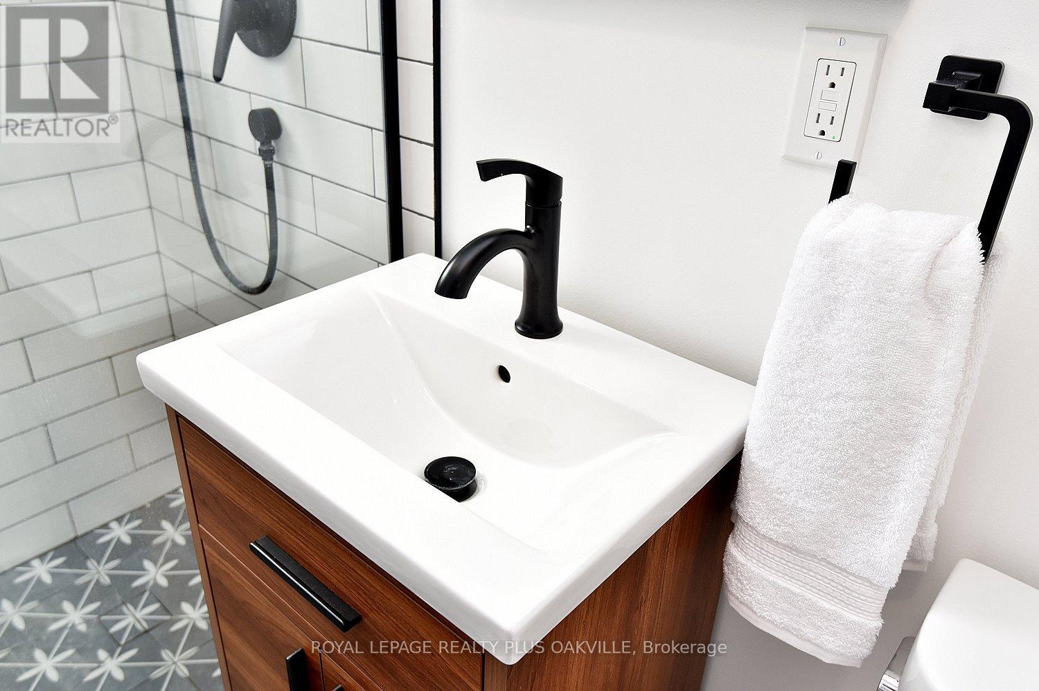 1304 BUNNELL DRIVE, Burlington (Mountainside), Ontario, L7P2E1 — Photo 22