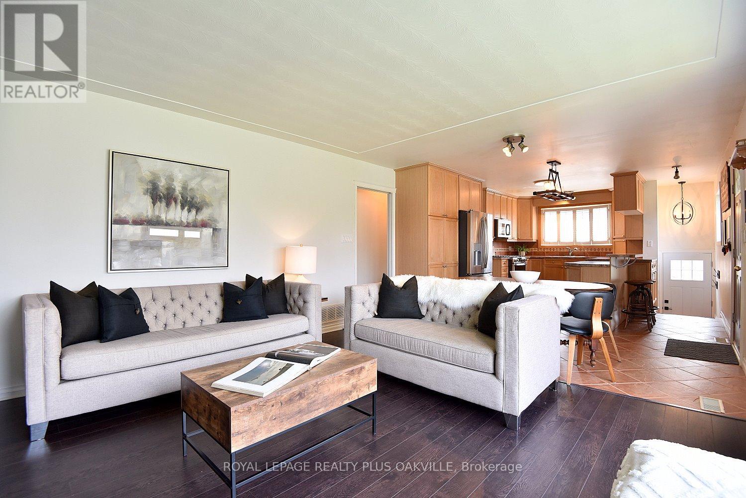 1304 BUNNELL DRIVE, Burlington (Mountainside), Ontario, L7P2E1 — Photo 4