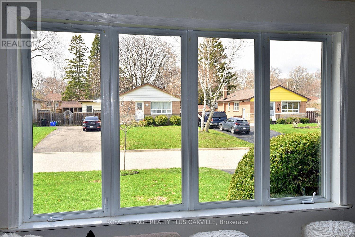 1304 BUNNELL DRIVE, Burlington (Mountainside), Ontario, L7P2E1 — Photo 5