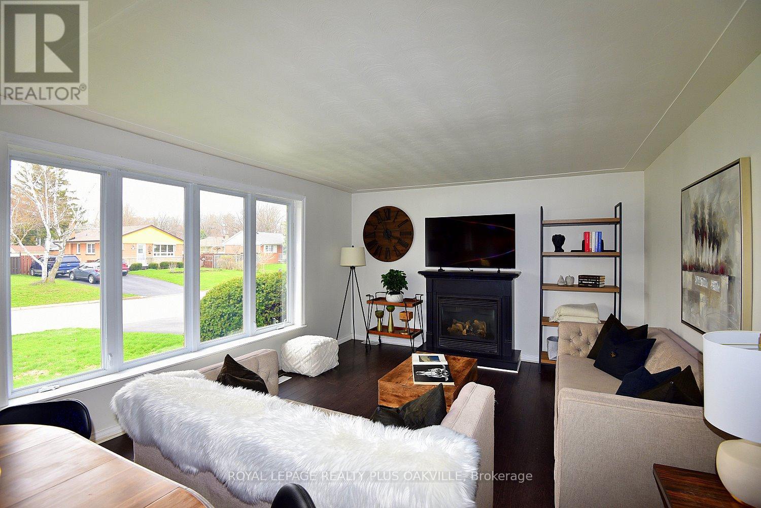 1304 BUNNELL DRIVE, Burlington (Mountainside), Ontario, L7P2E1 — Photo 6