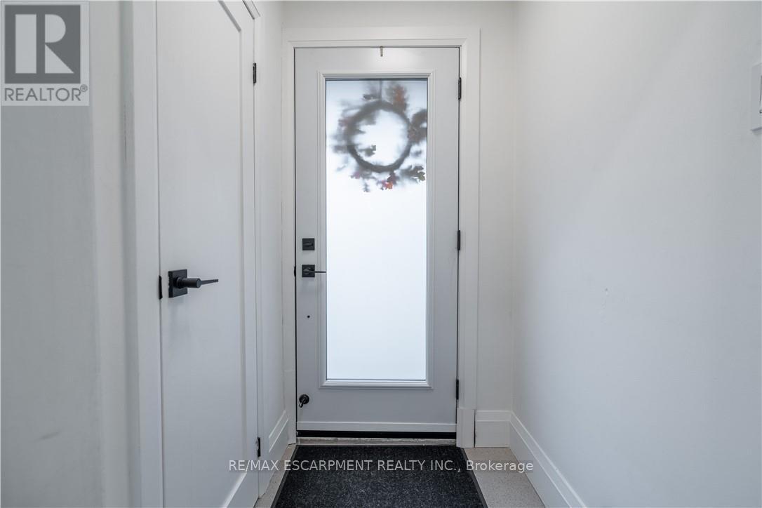 7 GLENMORRIS DRIVE, Hamilton (Dundas), Ontario, L9H1S5 — Photo 4