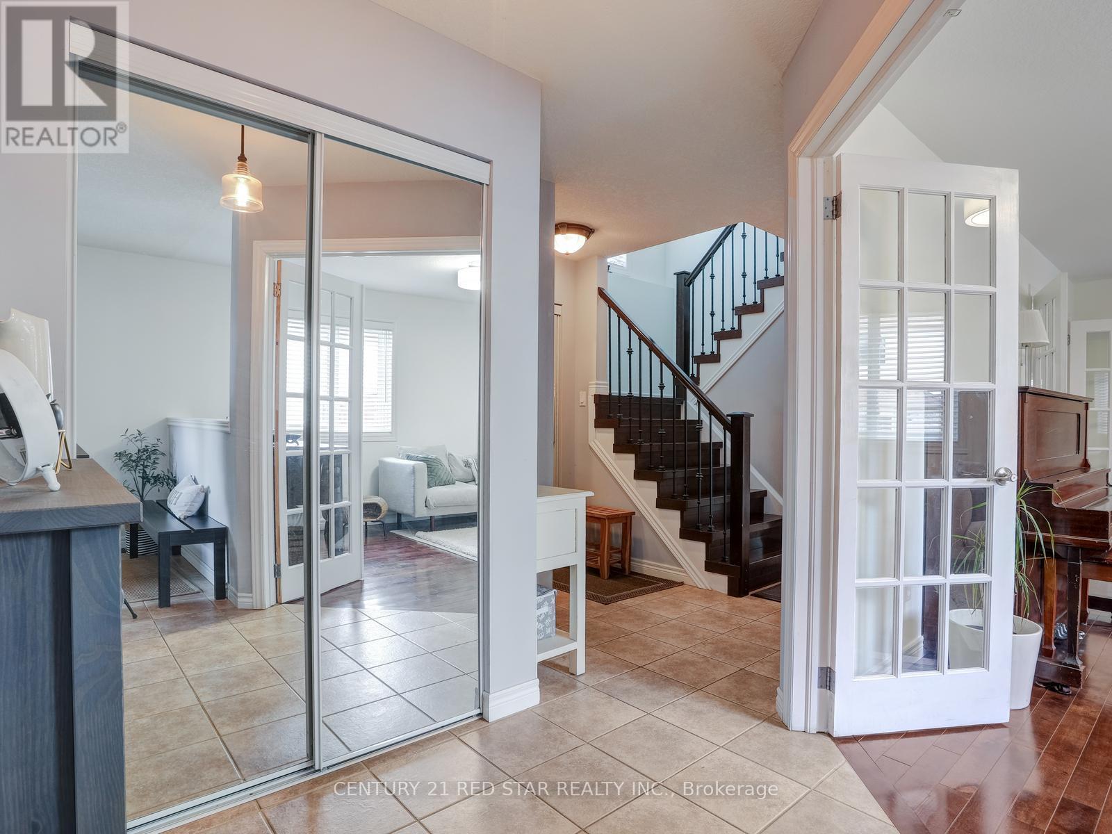 631 DOON SOUTH DRIVE, Kitchener, Ontario, N2P2X5 — Photo 3