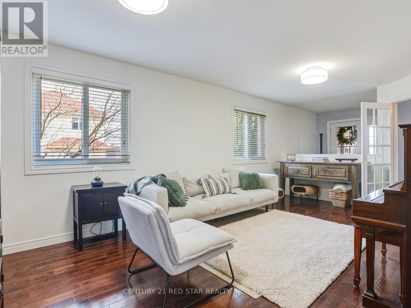 631 DOON SOUTH DRIVE, Kitchener, Ontario, N2P2X5 — Photo 4