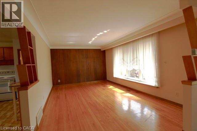 12 LORNE Avenue, Grimsby, Ontario, L3M2H5 — Photo 6