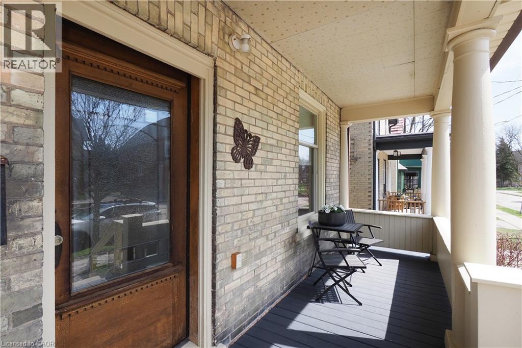 18 THERESA Street, Kitchener, Ontario, N2G1M1 — Photo 2