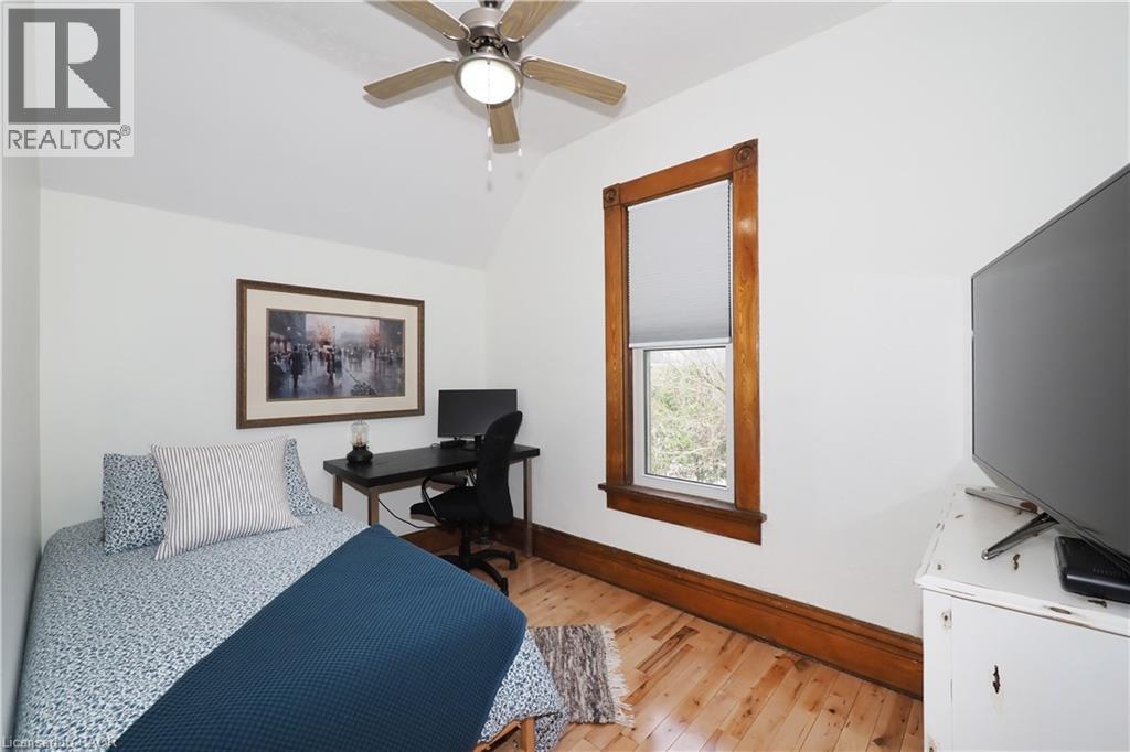 18 THERESA Street, Kitchener, Ontario, N2G1M1 — Photo 36