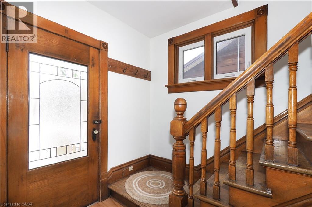 18 THERESA Street, Kitchener, Ontario, N2G1M1 — Photo 4