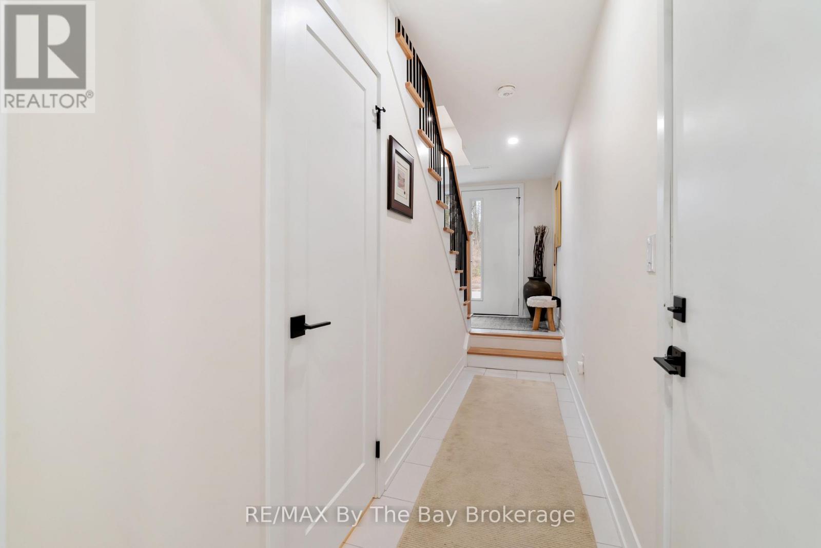 8 BRU LOR LANE, Orillia, Ontario, L3V8P4 — Photo 4