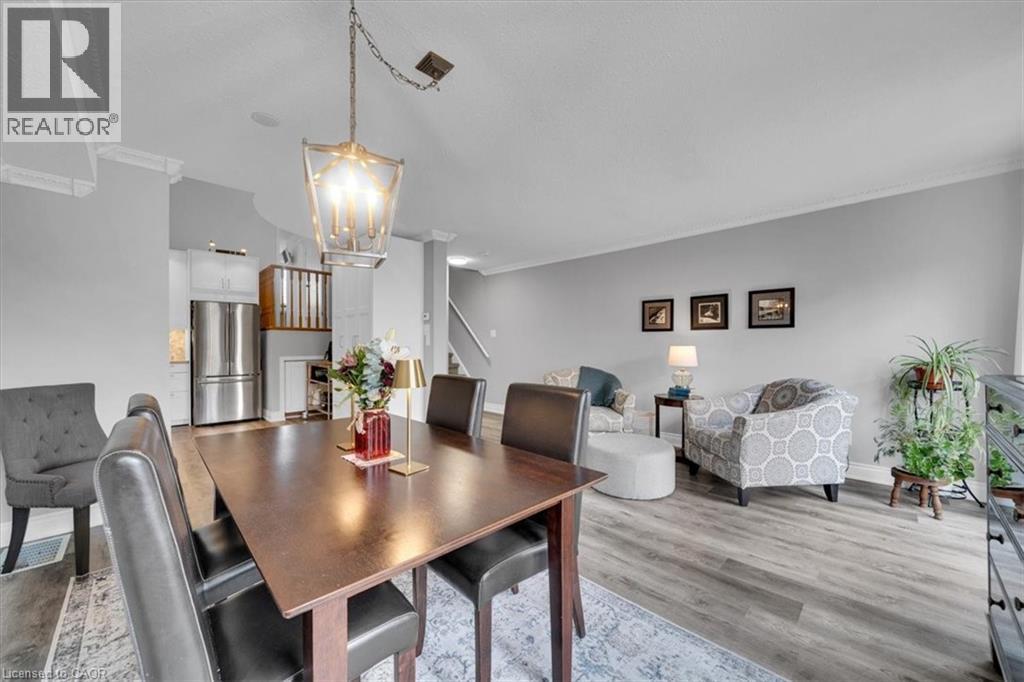 42 GREEN VALLEY Drive Unit# 55, Kitchener, Ontario, N2P2J7 — Photo 2