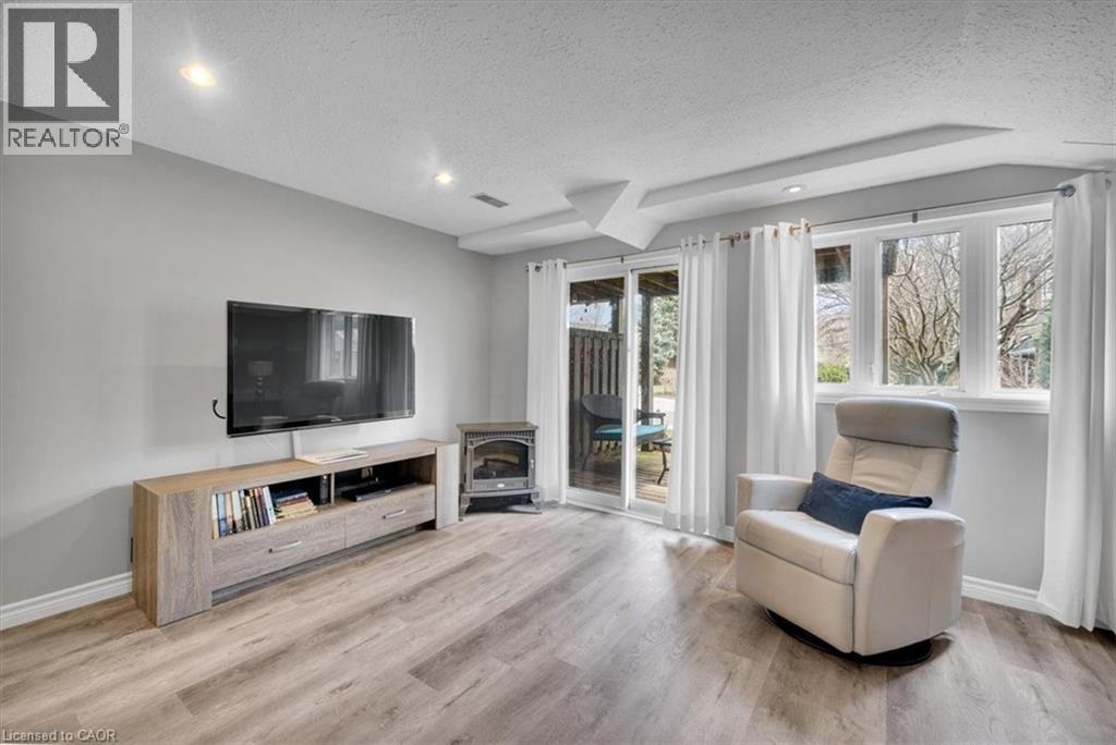 42 GREEN VALLEY Drive Unit# 55, Kitchener, Ontario, N2P2J7 — Photo 5