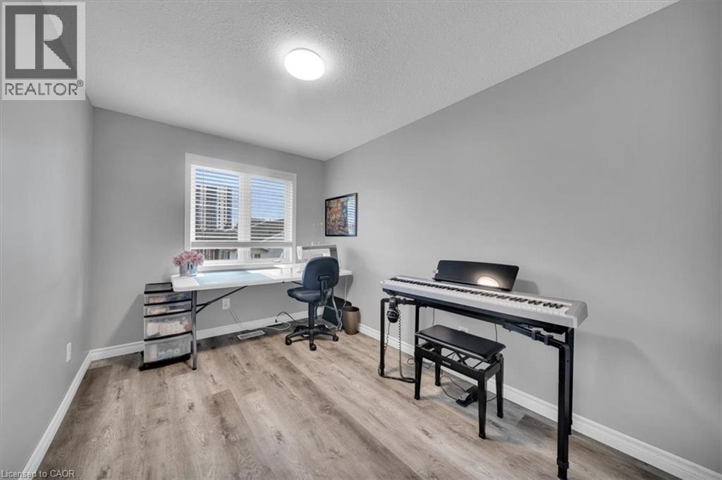 42 GREEN VALLEY Drive Unit# 55, Kitchener, Ontario, N2P2J7 — Photo 6