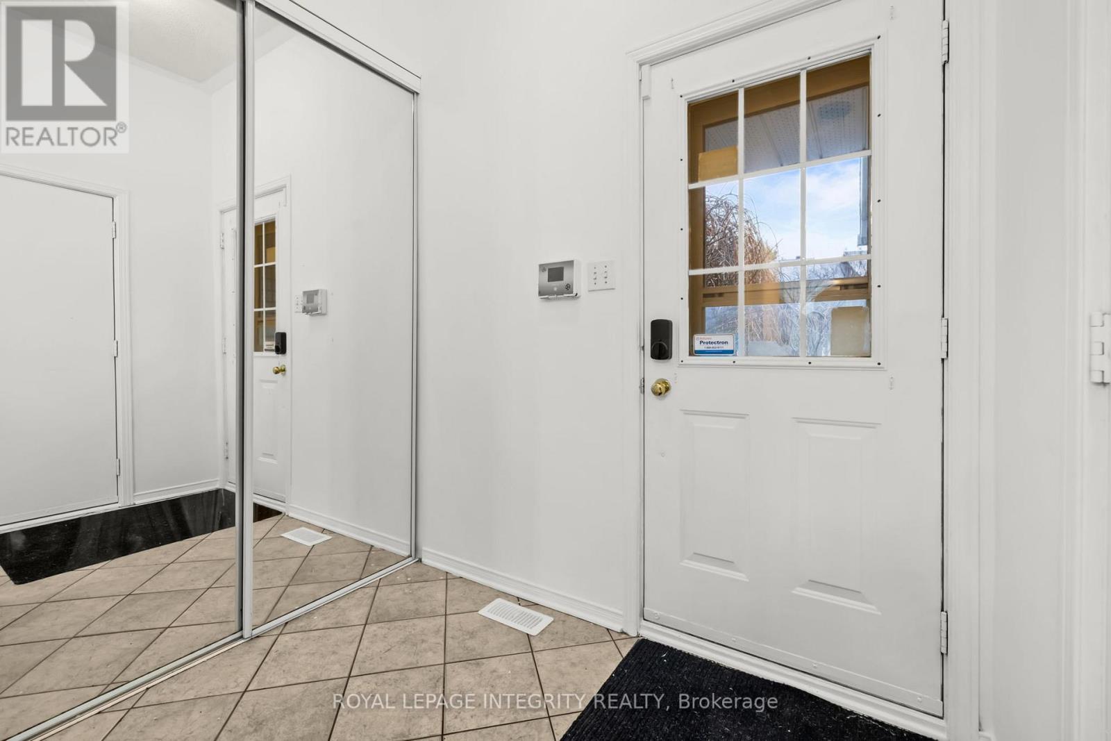 6383 SABLEWOOD PLACE, Ottawa, Ontario, K1C7M3 — Photo 3