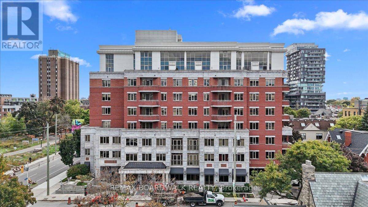 #PH804 - 320 MCLEOD STREET, Ottawa, Ontario, K2P1A3 — Photo 2