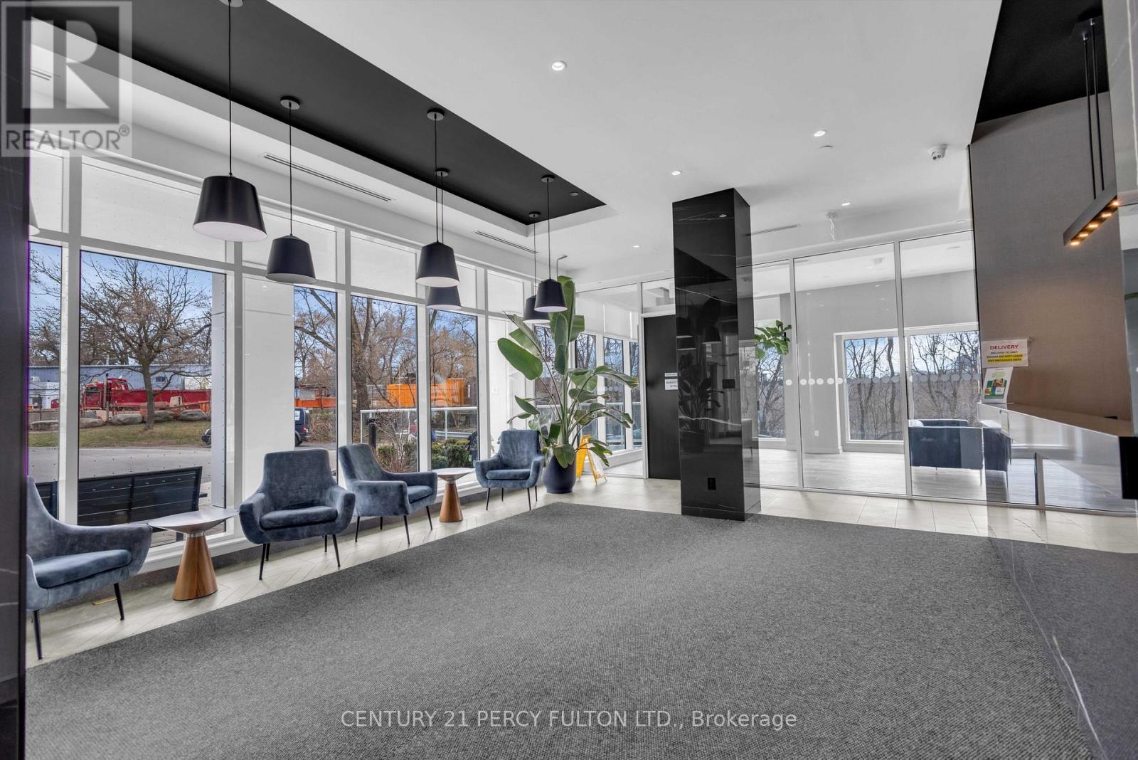 1704 - 10 WILBY CRESCENT, Toronto (Weston), Ontario, M9N1E5 — Photo 3