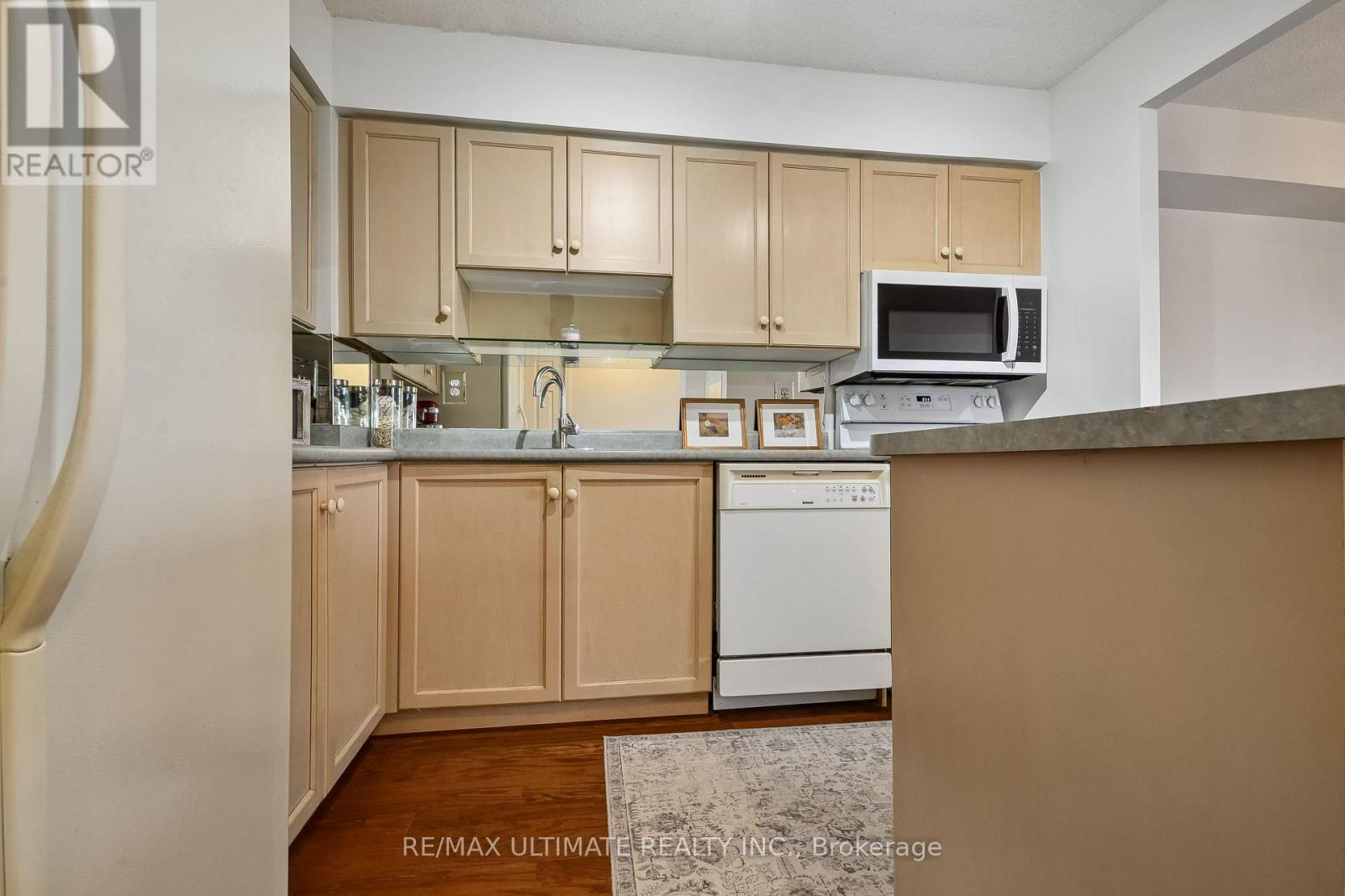 405 - 32 TANNERY STREET, Mississauga (Streetsville), Ontario, L5M6T6 — Photo 5