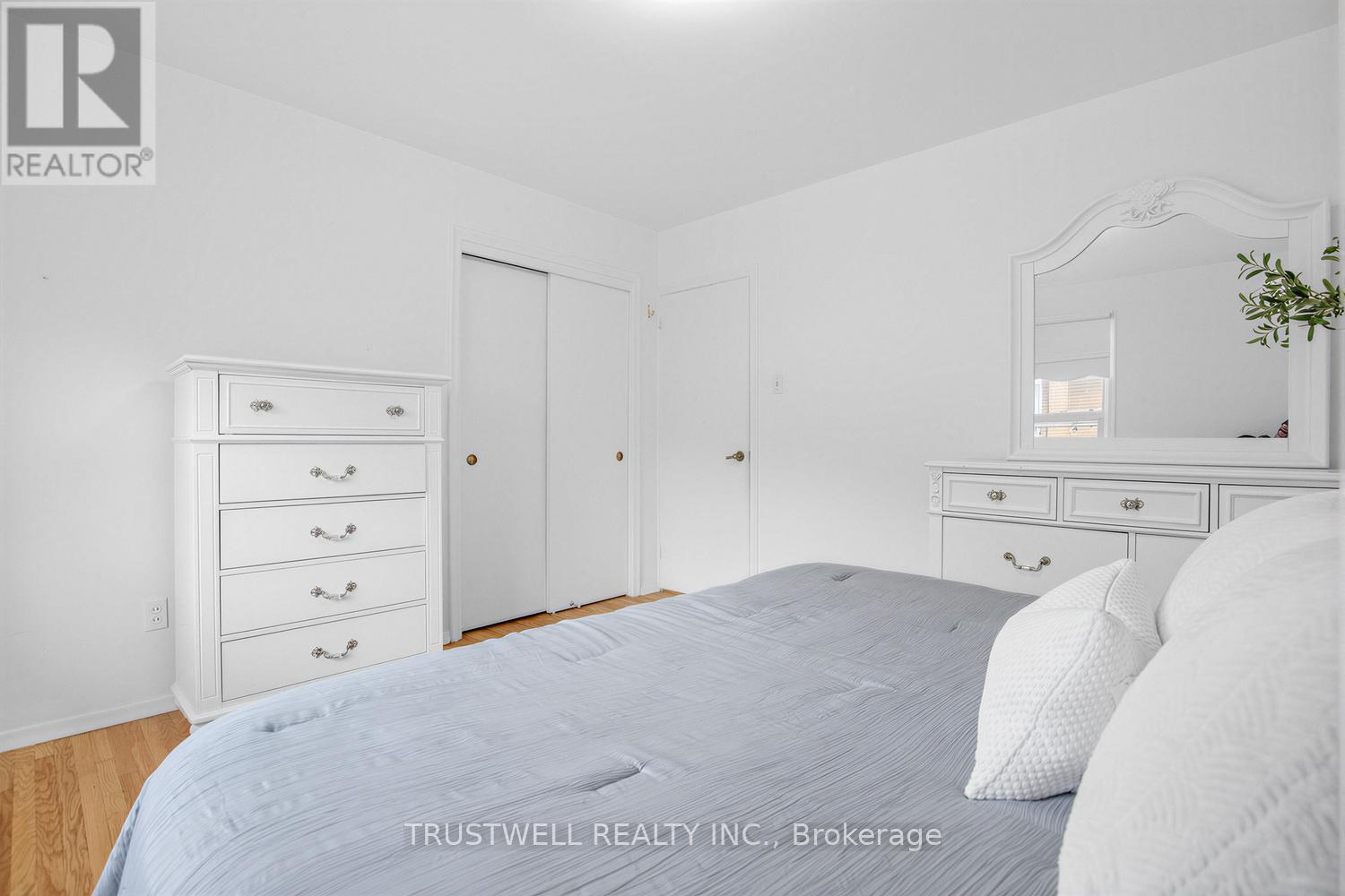 2 DEL RIA ROAD, Toronto (Maple Leaf), Ontario, M6L1M1 — Photo 11