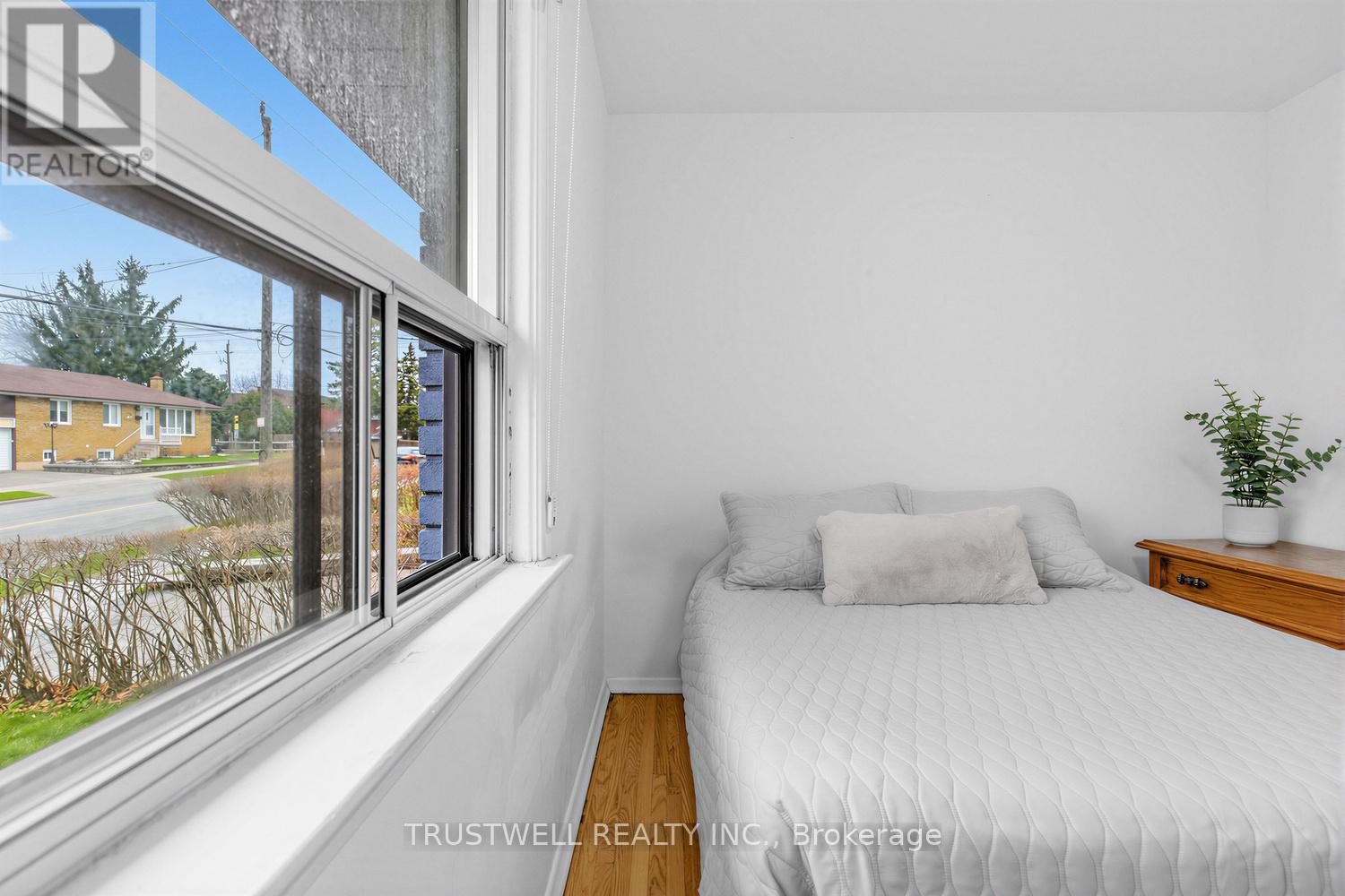 2 DEL RIA ROAD, Toronto (Maple Leaf), Ontario, M6L1M1 — Photo 15