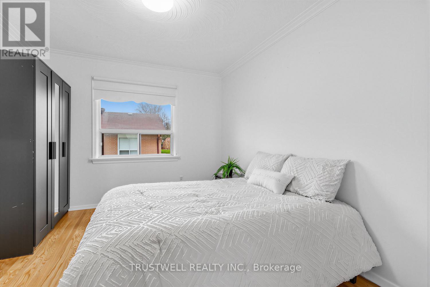 2 DEL RIA ROAD, Toronto (Maple Leaf), Ontario, M6L1M1 — Photo 16