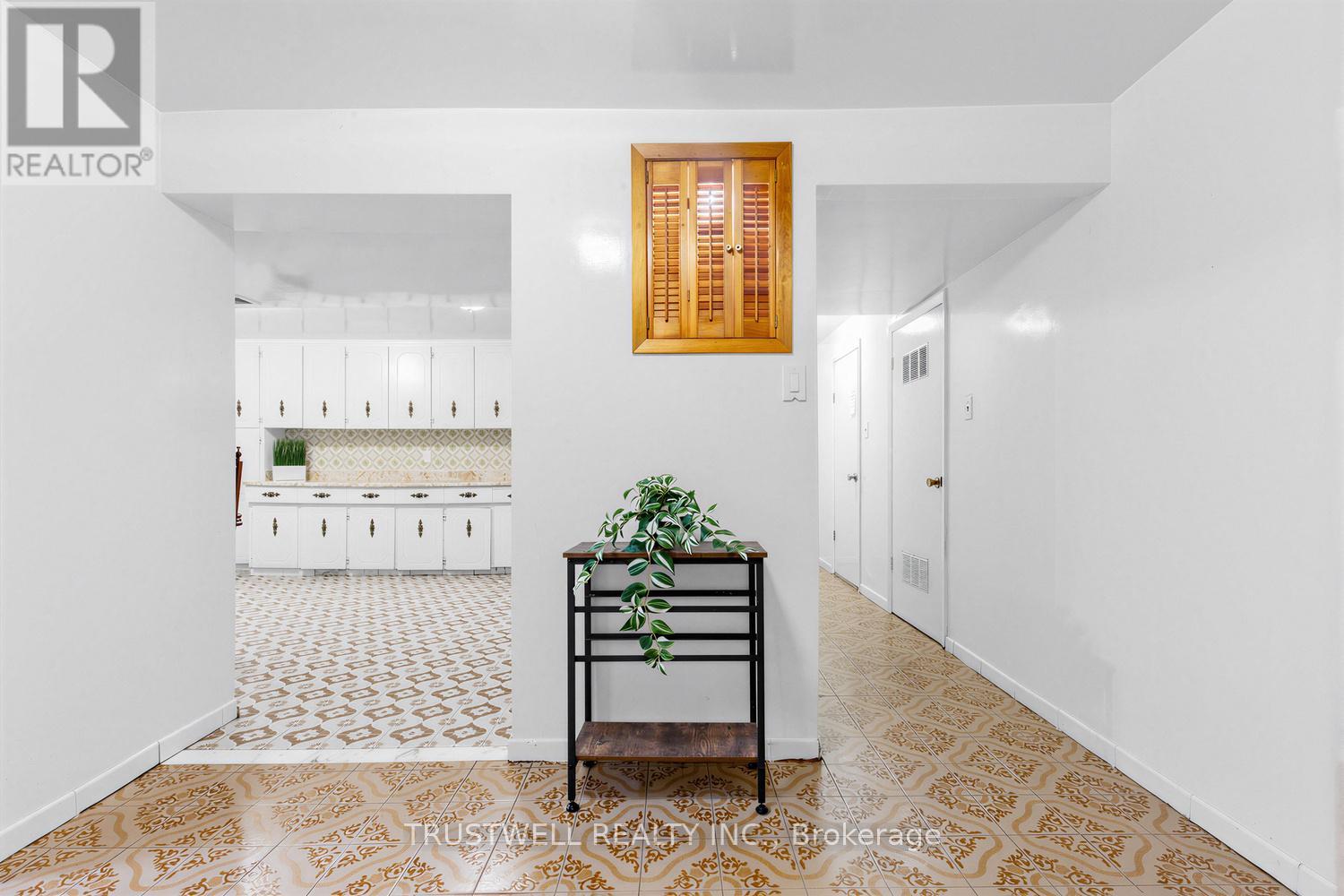 2 DEL RIA ROAD, Toronto (Maple Leaf), Ontario, M6L1M1 — Photo 19