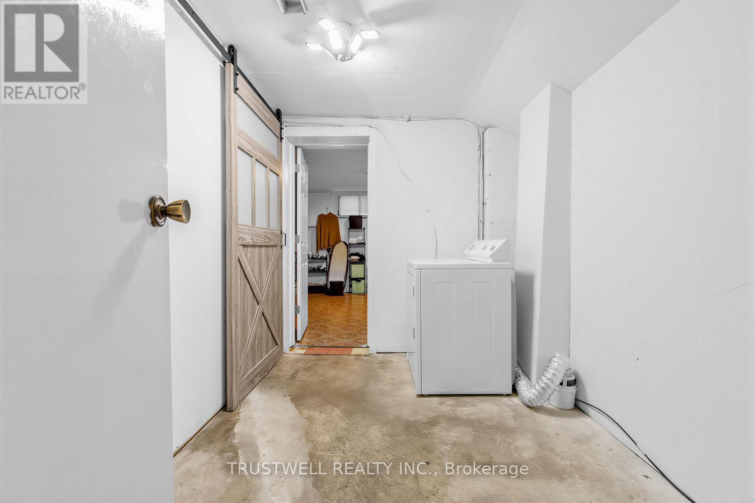 2 DEL RIA ROAD, Toronto (Maple Leaf), Ontario, M6L1M1 — Photo 27