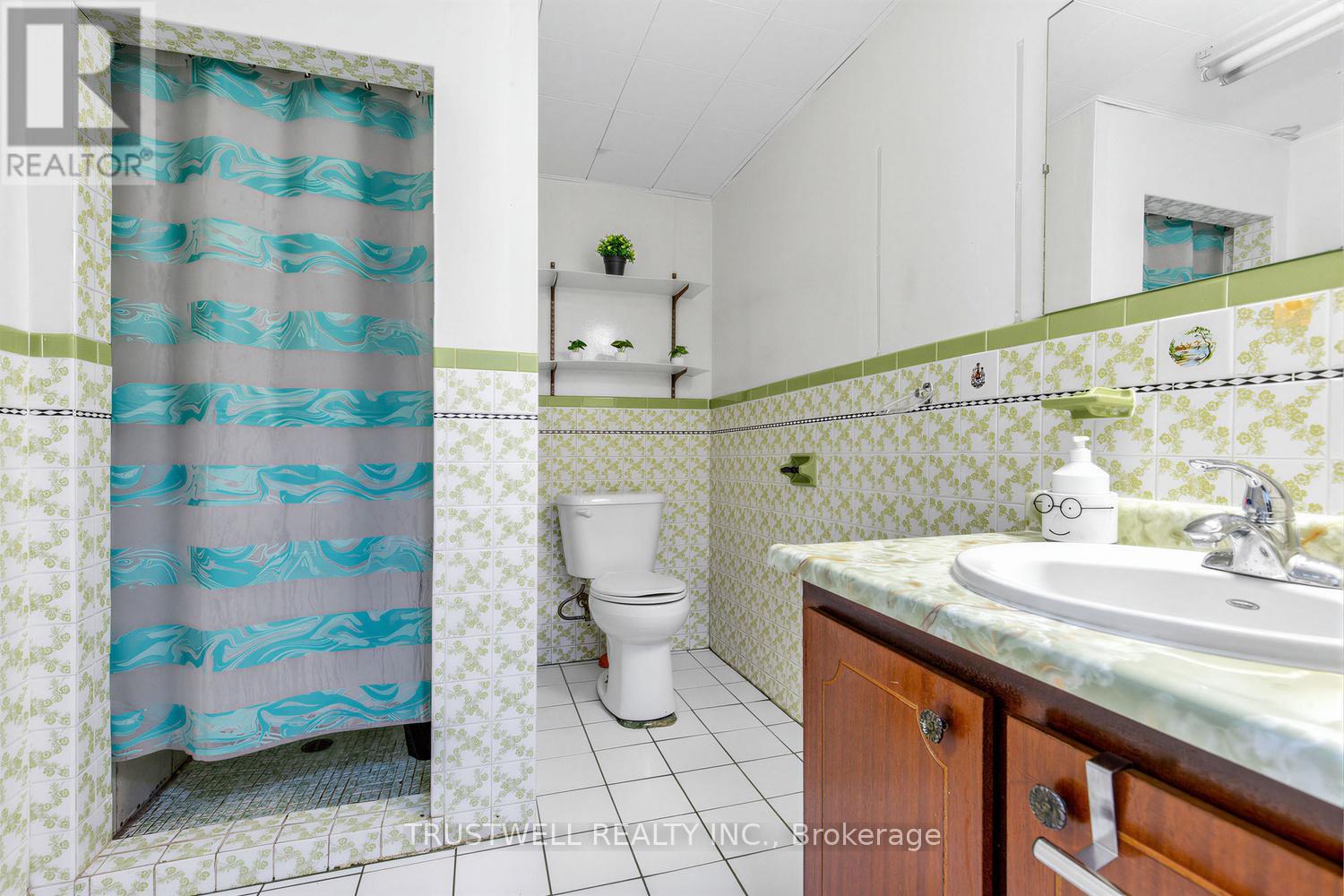 2 DEL RIA ROAD, Toronto (Maple Leaf), Ontario, M6L1M1 — Photo 28