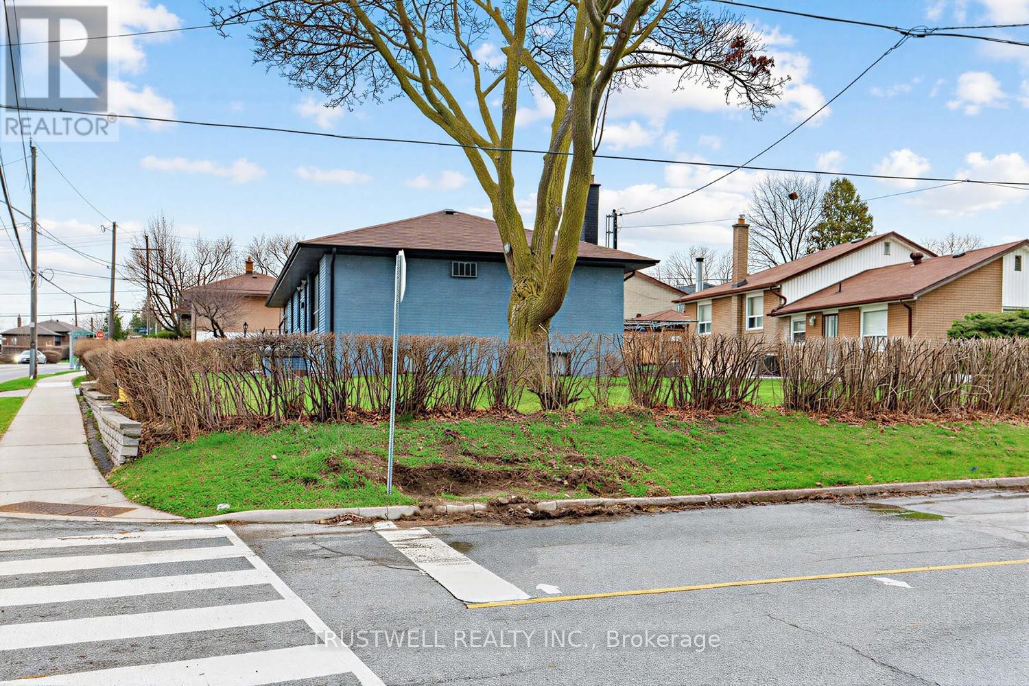 2 DEL RIA ROAD, Toronto (Maple Leaf), Ontario, M6L1M1 — Photo 31