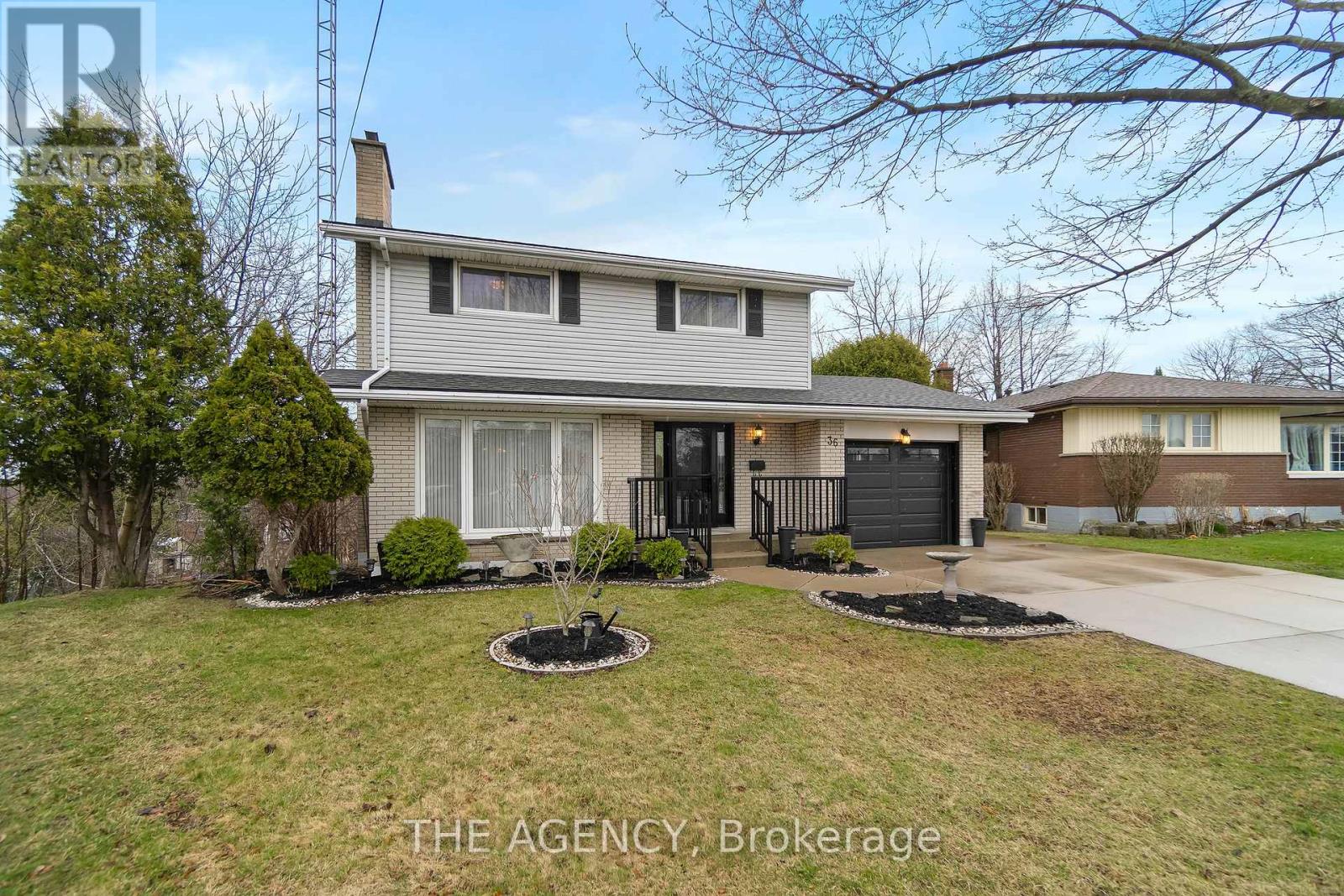 36 BUCKINGHAM DRIVE, Hamilton (Westcliffe), Ontario, L9C2G5 — Photo 3