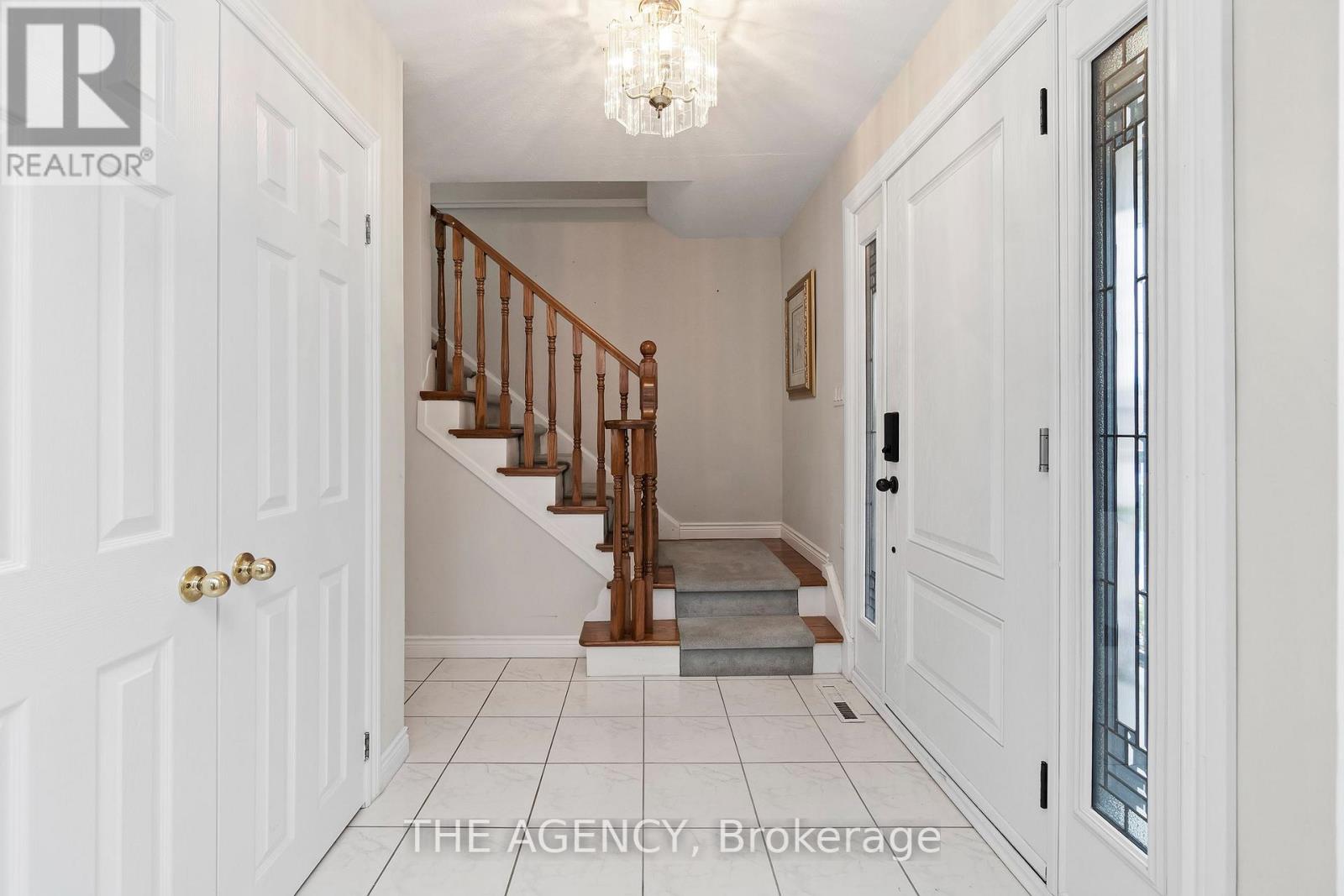 36 BUCKINGHAM DRIVE, Hamilton (Westcliffe), Ontario, L9C2G5 — Photo 4