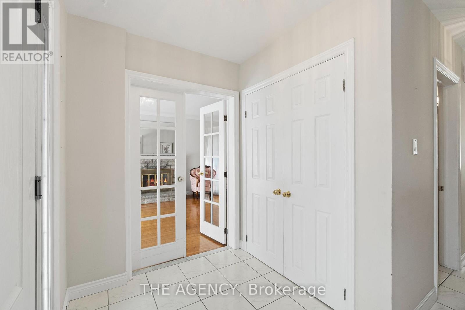 36 BUCKINGHAM DRIVE, Hamilton (Westcliffe), Ontario, L9C2G5 — Photo 5