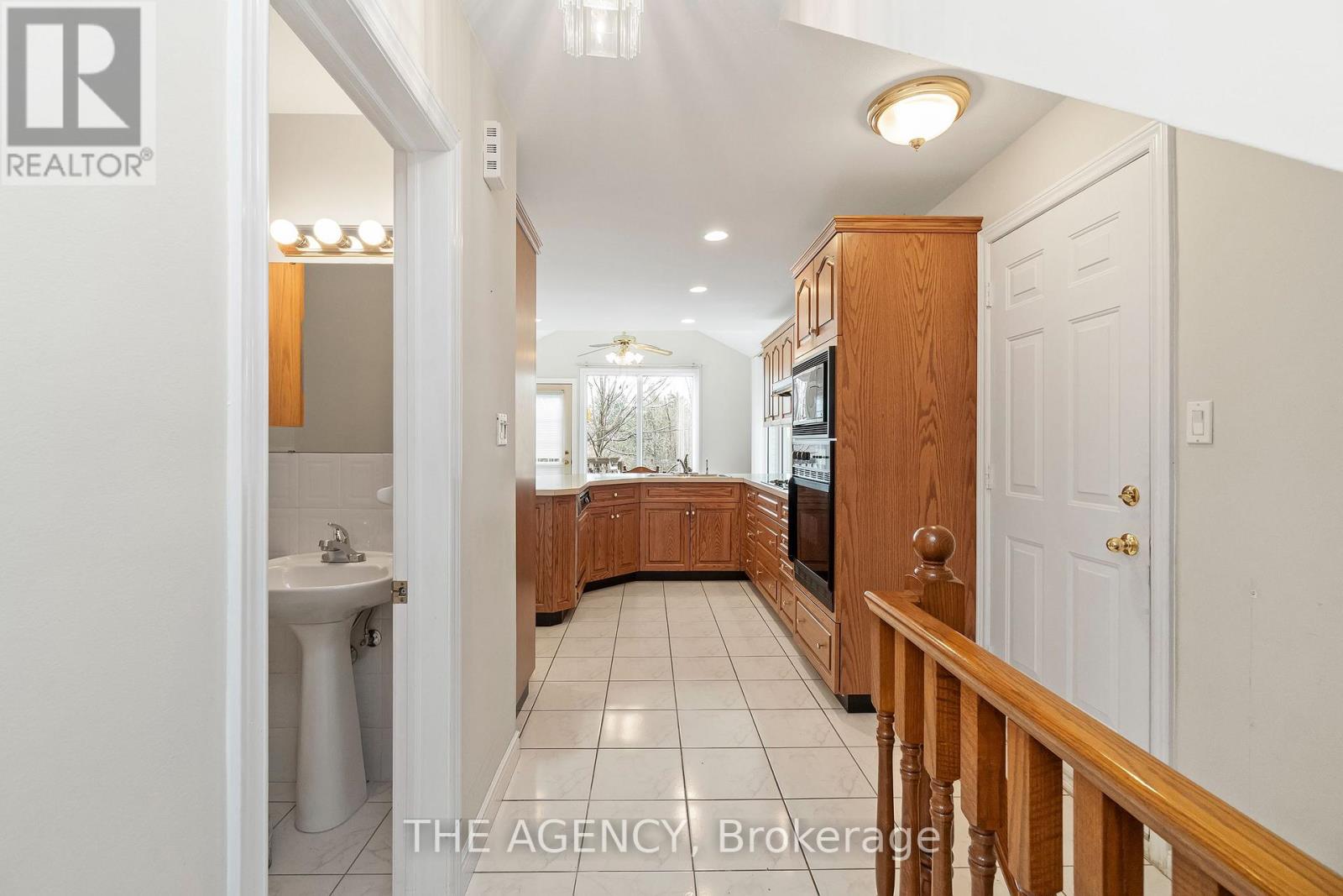 36 BUCKINGHAM DRIVE, Hamilton (Westcliffe), Ontario, L9C2G5 — Photo 6