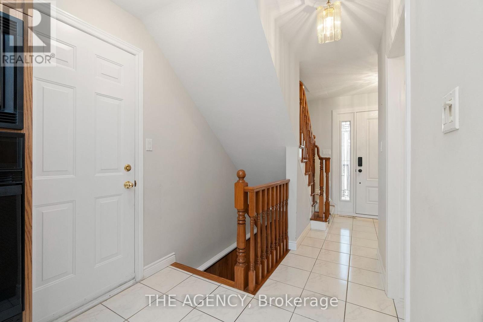 36 BUCKINGHAM DRIVE, Hamilton (Westcliffe), Ontario, L9C2G5 — Photo 8