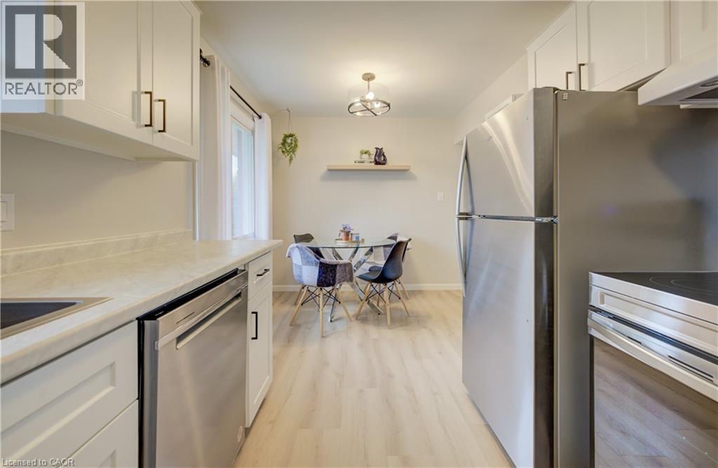 17 HIPEL Avenue, Cambridge, Ontario, N3C1W8 — Photo 16