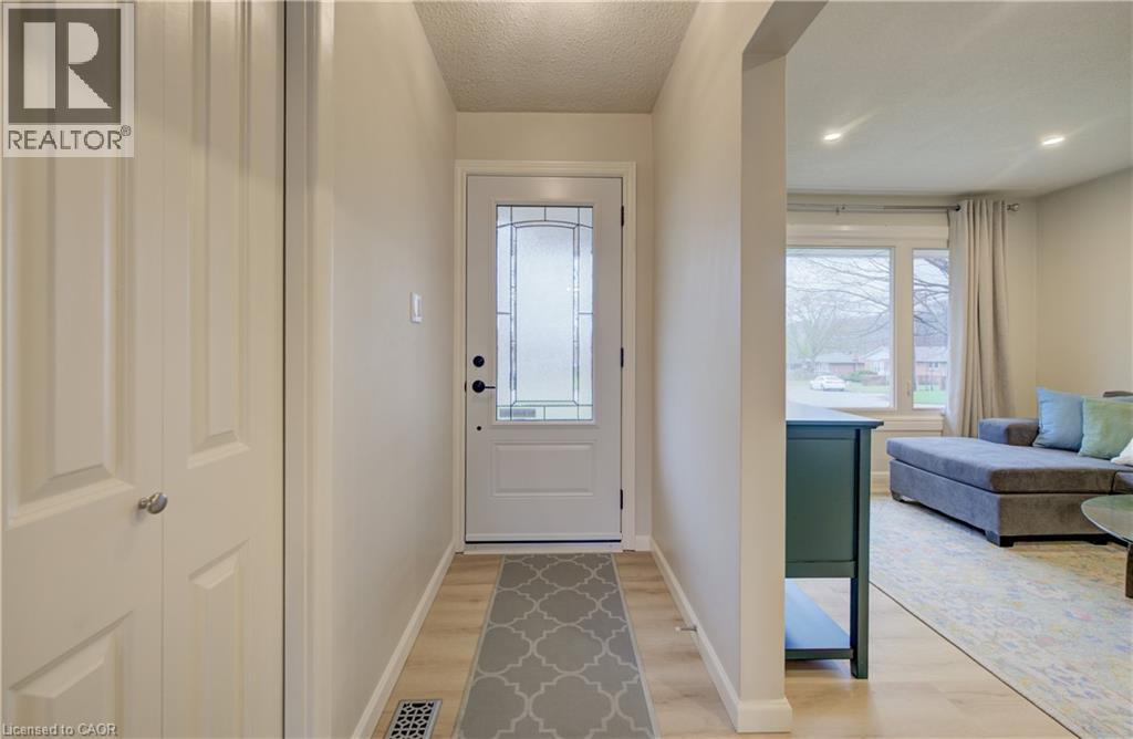 17 HIPEL Avenue, Cambridge, Ontario, N3C1W8 — Photo 7