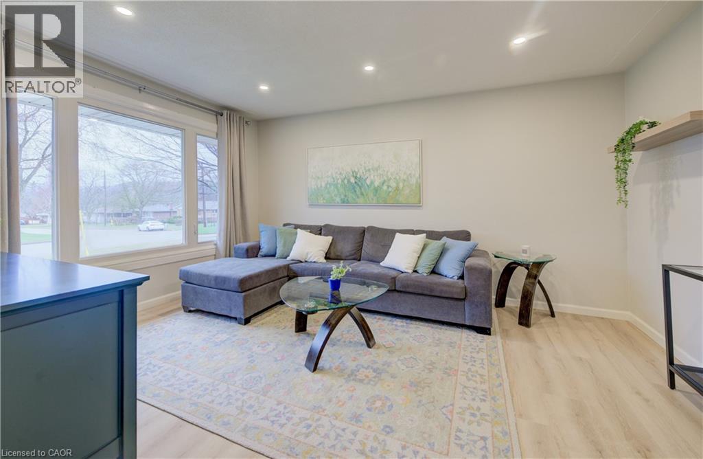 17 HIPEL Avenue, Cambridge, Ontario, N3C1W8 — Photo 8