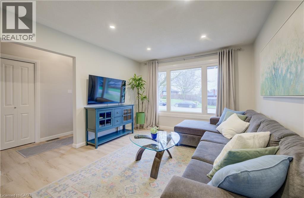 17 HIPEL Avenue, Cambridge, Ontario, N3C1W8 — Photo 9